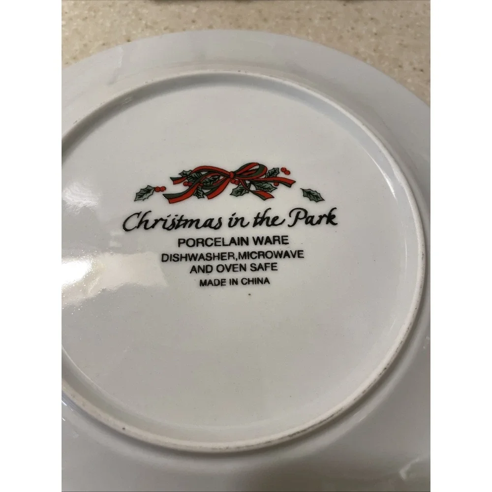 Set Of 4 CHRISTMAS IN THE PARK Salad Plates 7-1/2